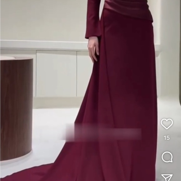 Elegant Burgundy Long Sleeve Dresses - Picture 2 of 10